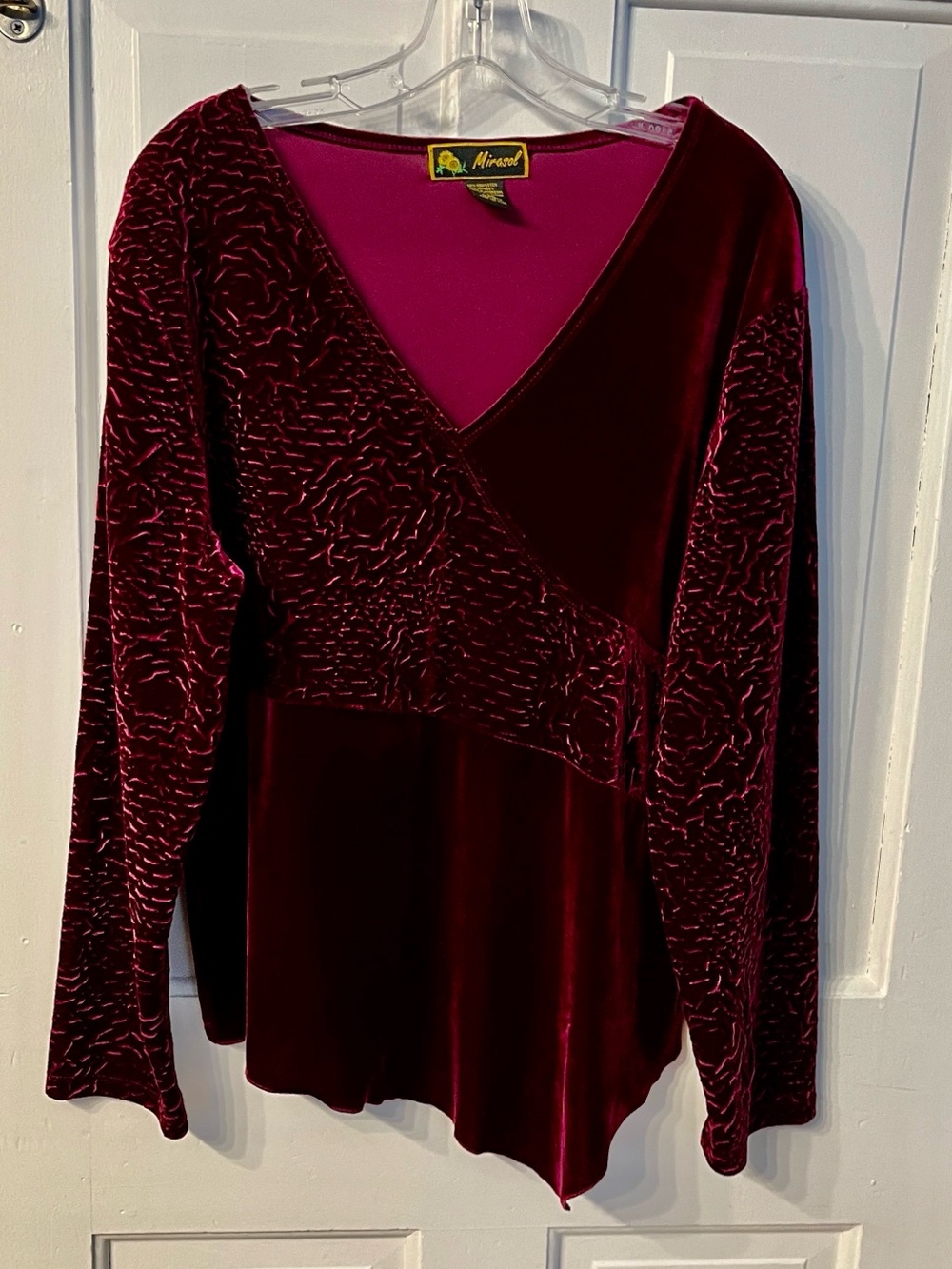 Mirasol Velvet top v-neckline Long Sleeves Top XL